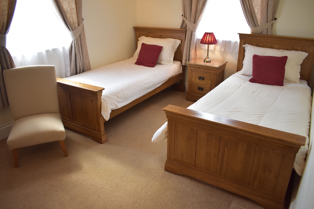 Suite, Ensuite photo 2