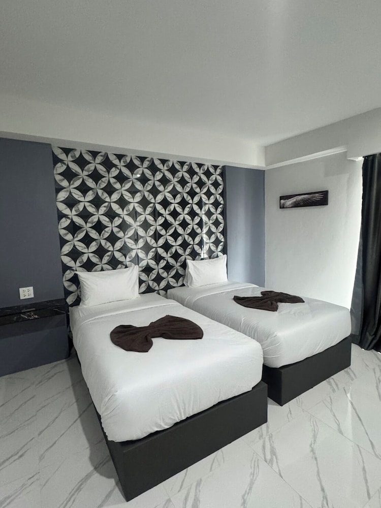 Basic Twin Room, City View