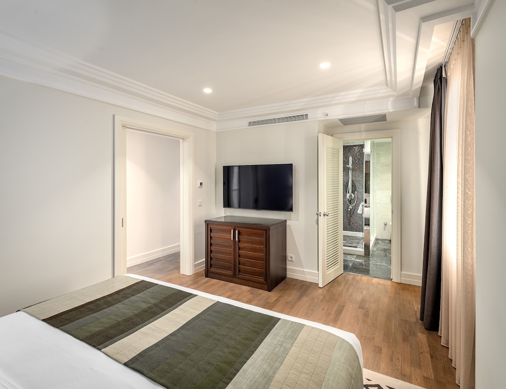Executive Suite, Terrace
