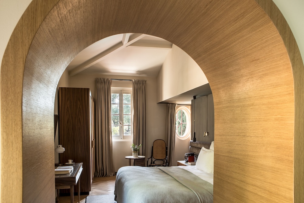 Deluxe Room, Terrace, Pool View photo 2