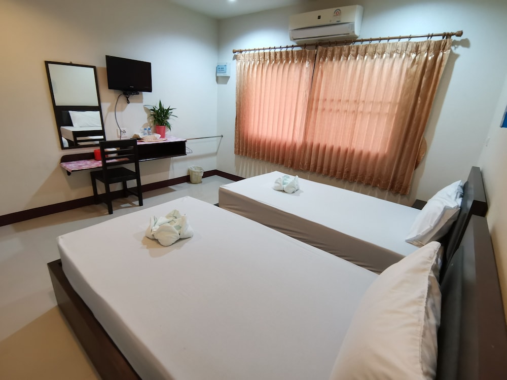 Standard Twin Room - Photo 2