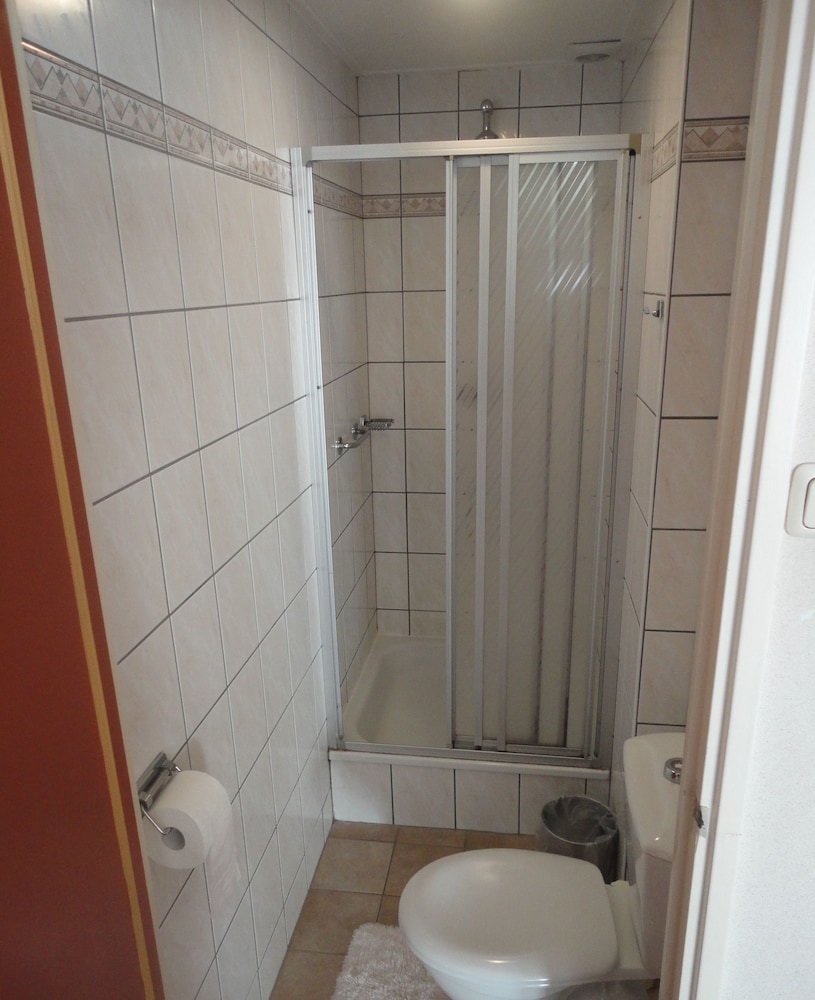 Twin Room, Private Bathroom photo 3