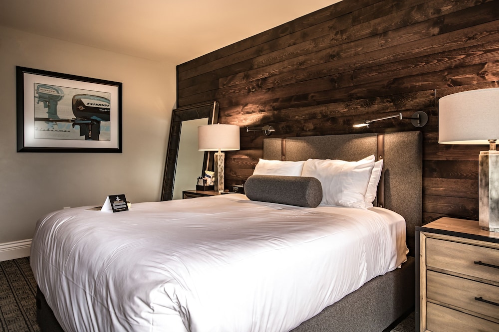 Traditional Room, 1 Queen Bed, Accessible