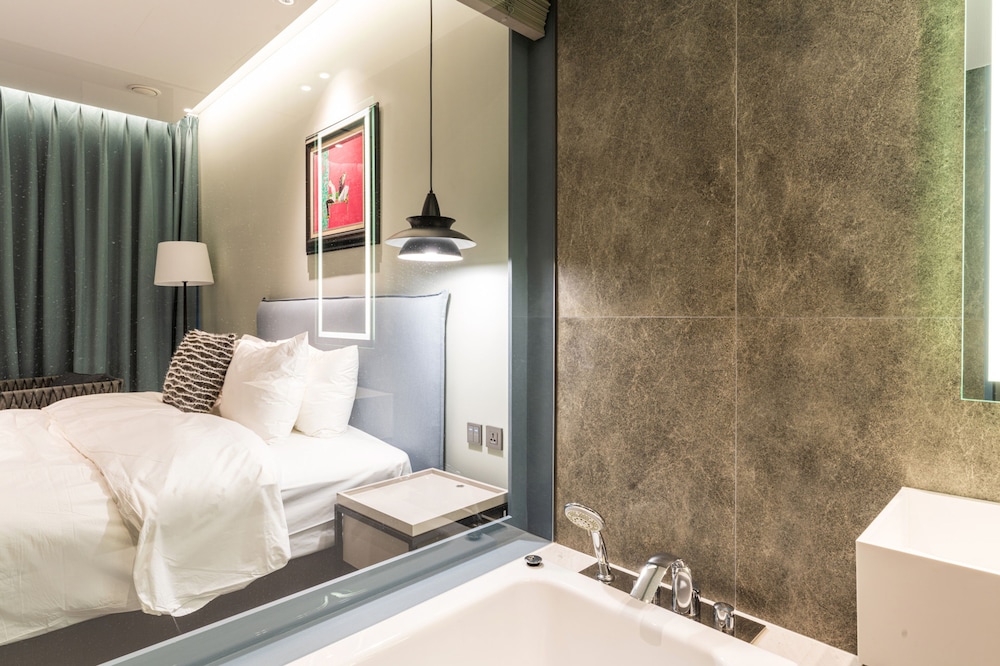 Premium Double Room - Photo 2