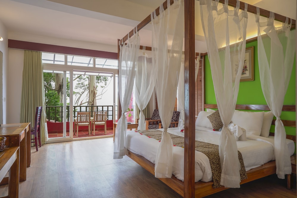 Executive Room - Photo 5