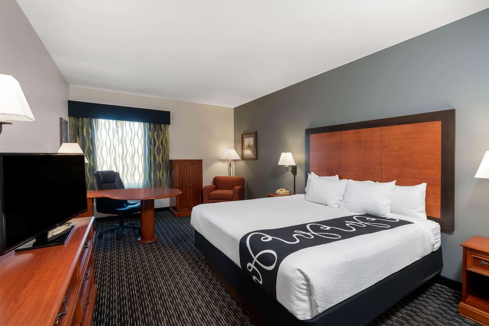 Room, 1 King Bed, Non Smoking - Photo 1
