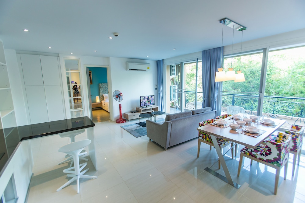 Executive Family Room