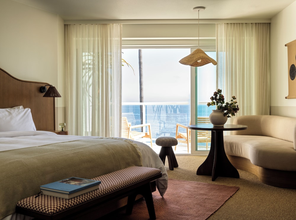 Room, 1 King Bed, Balcony, Ocean View - Photo 2