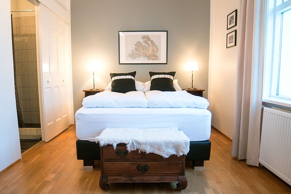 Double Room, Private Bathroom, Ground Floor photo 1