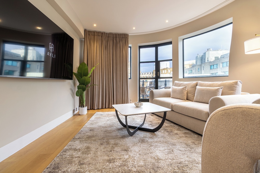 Suite 7 - Two Bedroom Apartment with Balcony
