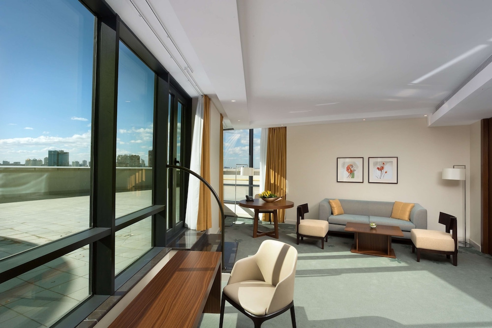 Suite, 1 King Bed (Garden Terrace)