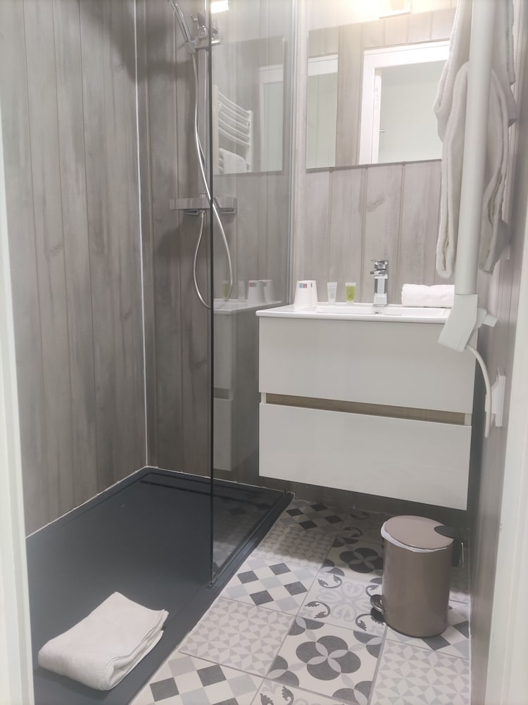Standard Room - Photo 4