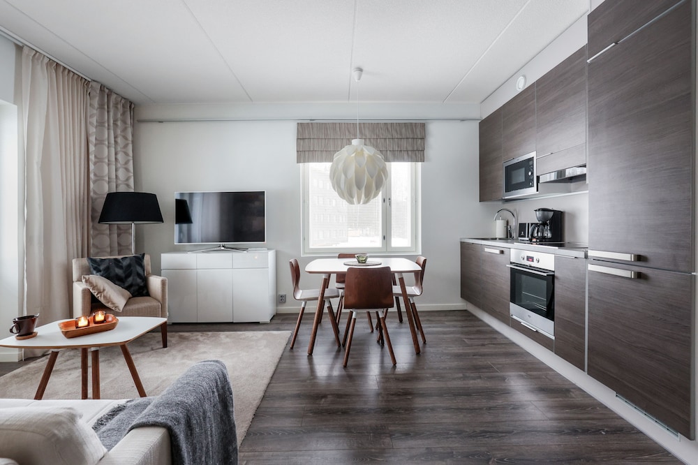 Superior Apartment, 2 Bedrooms, Sauna, Hill View