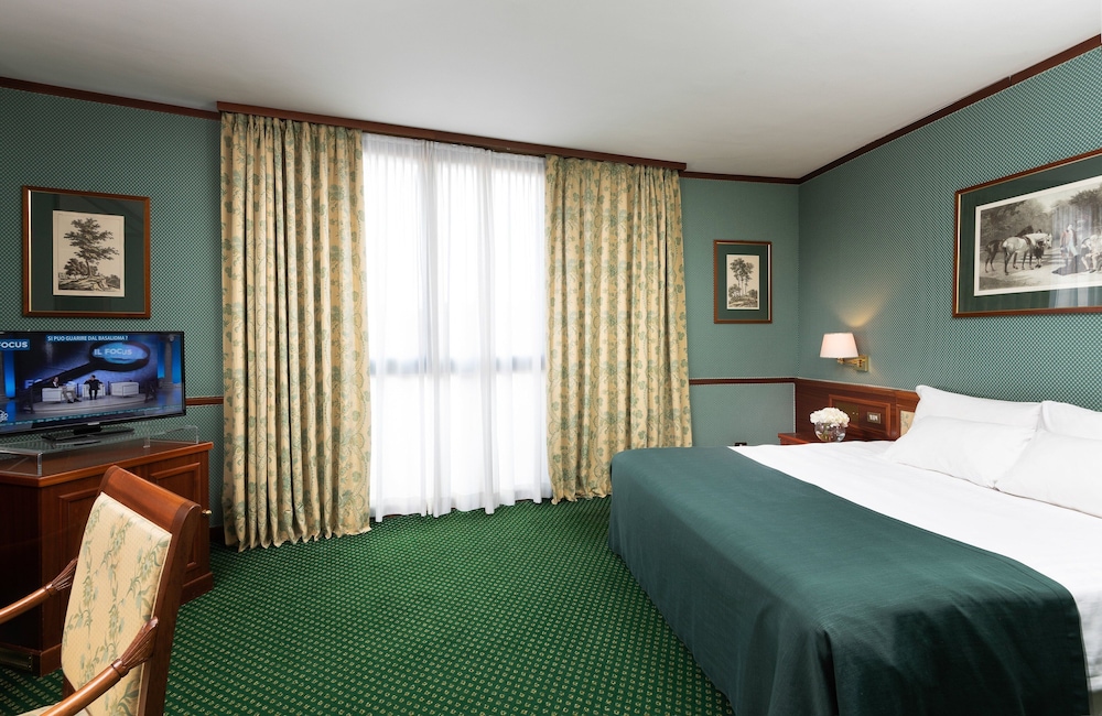 Superior Room thumbnail 5