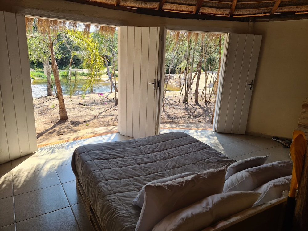 Family Cabin (4 Guests)