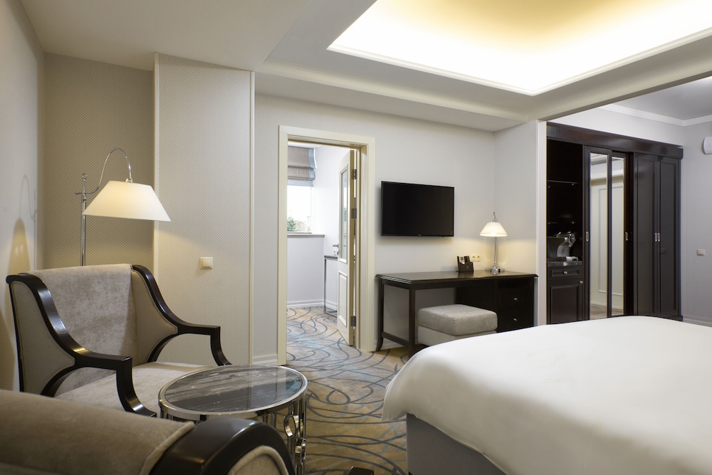 Junior Double or Twin Room photo 2
