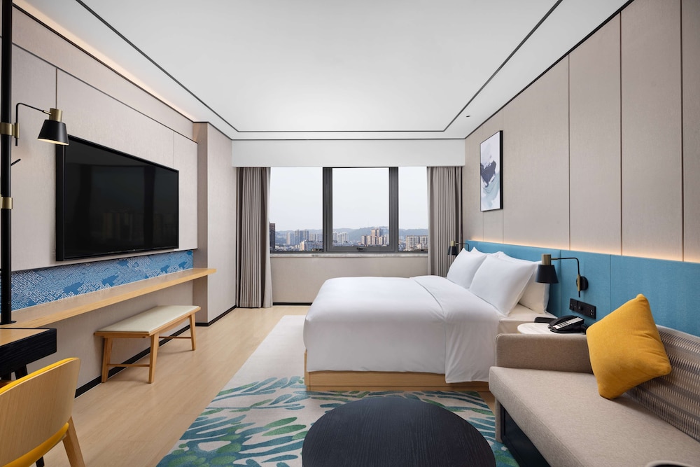 Deluxe Room, 1 King Bed photo 1