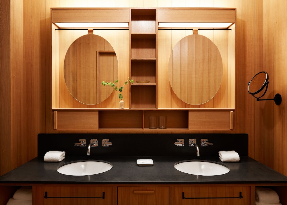 Loft Suite, Non Smoking (Sleeps: 2 adults and 2 children under 12 yrs) - Photo 8