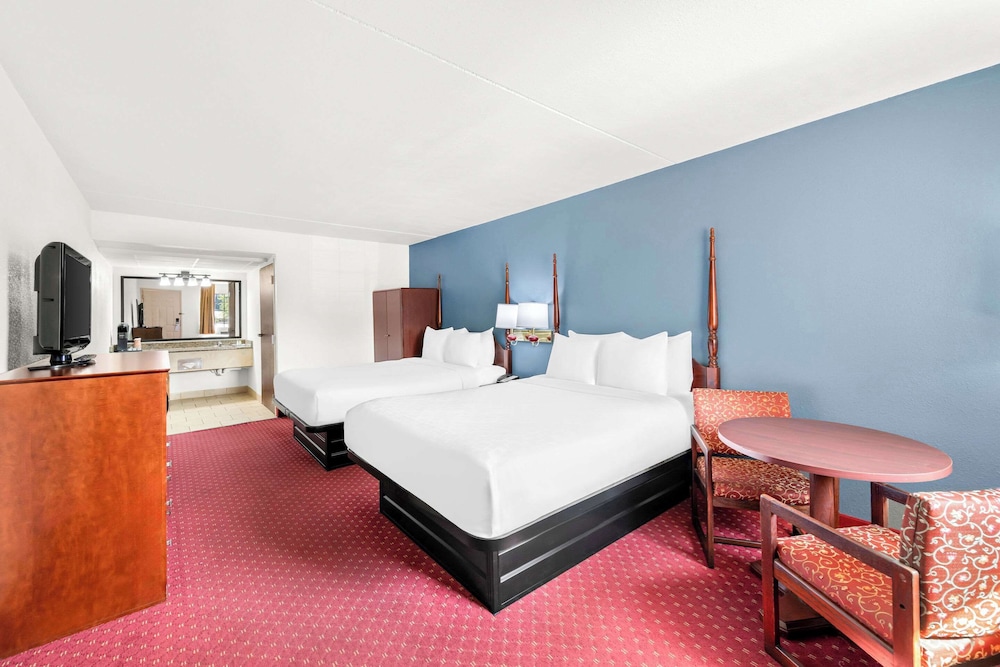 Standard Room, 2 Queen Beds, Accessible, Non Smoking - Photo 1