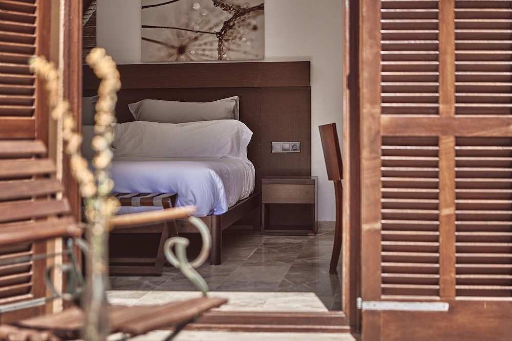 Superior Double Room (Spa access Not Included) - Photo 1