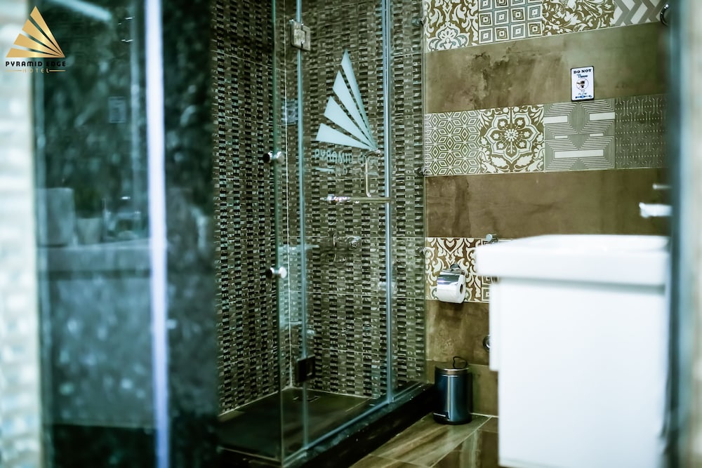 Executive Suite, Jetted Tub (Pyramids View) - Photo 16