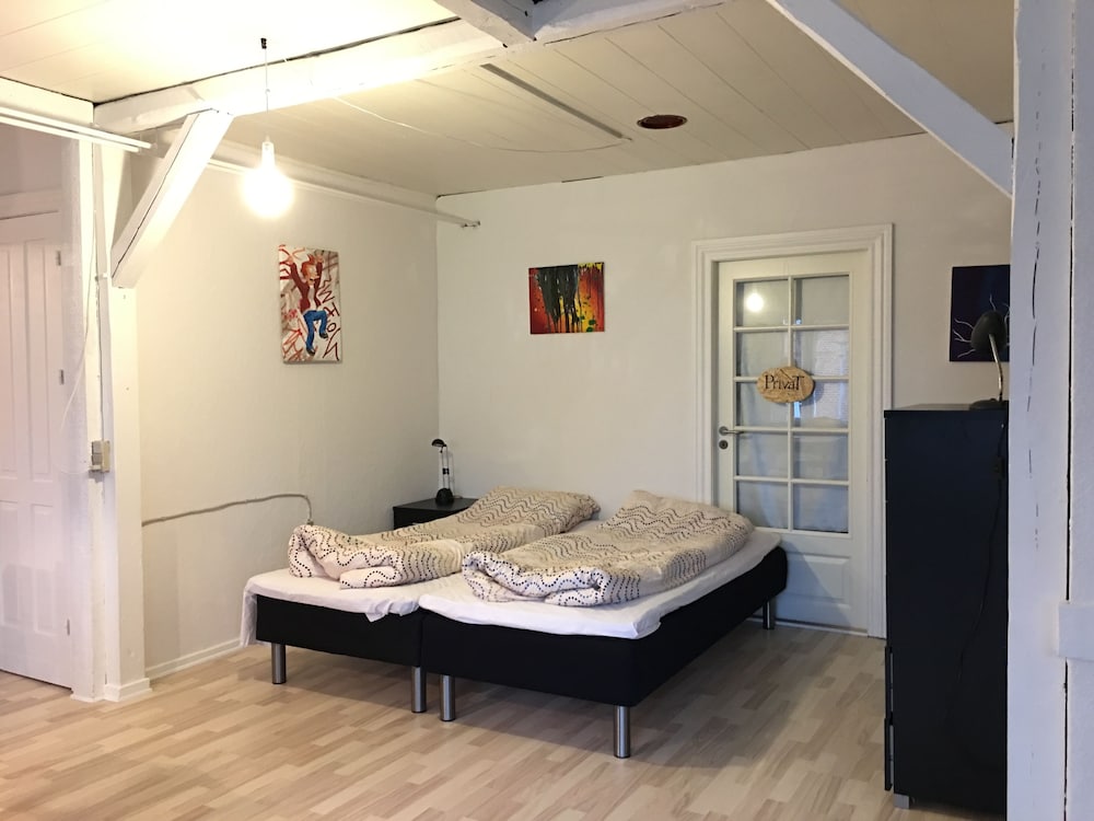Studio photo 1