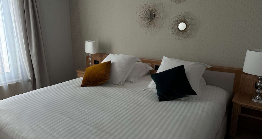 Comfort Room, 1 King Bed, Non Smoking - Photo 3