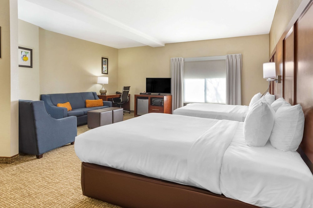 Suite, Multiple Beds, Accessible, Non Smoking - Photo 3