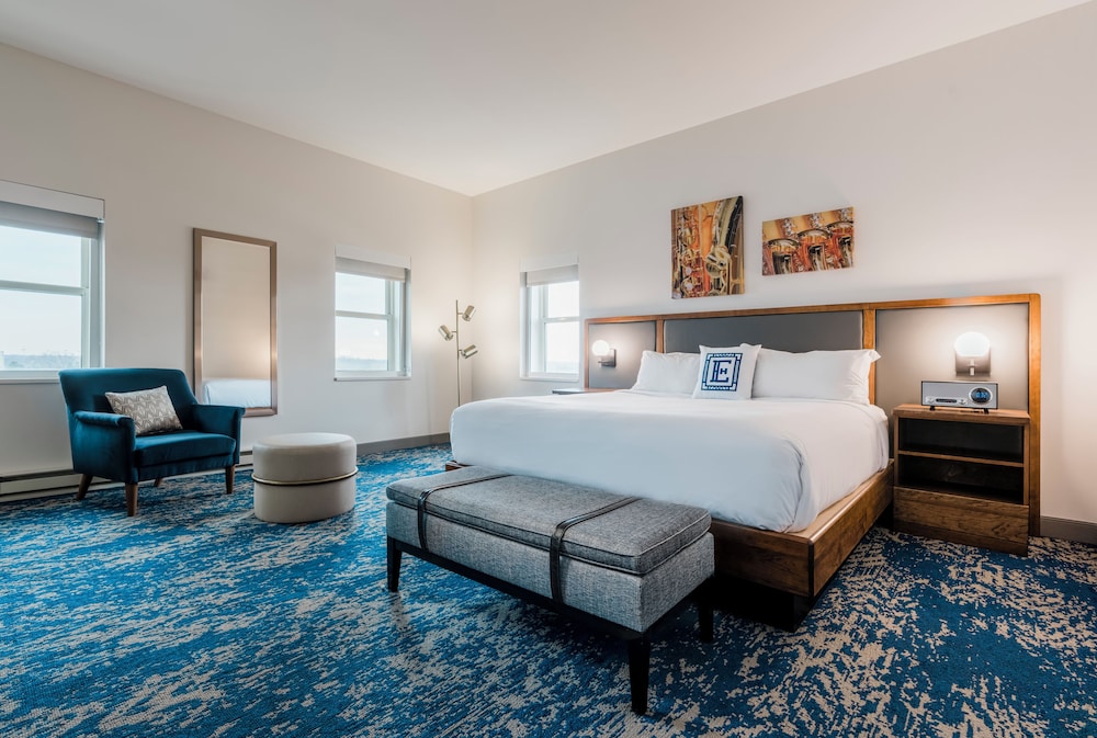 Suite, 1 Bedroom - Photo 5