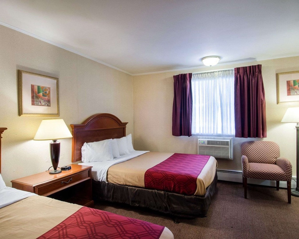 Standard Room, 2 Queen Beds, Non Smoking photo 1