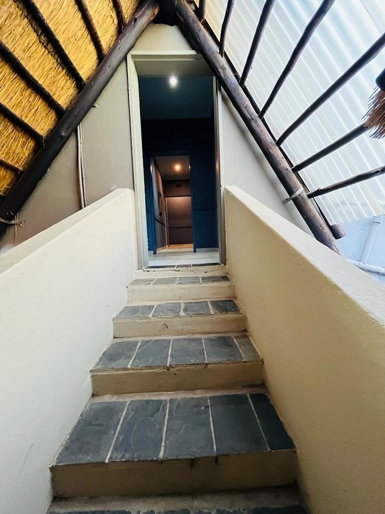 Executive Suite, 2 Bedrooms, Connecting Rooms, Courtyard View photo 3