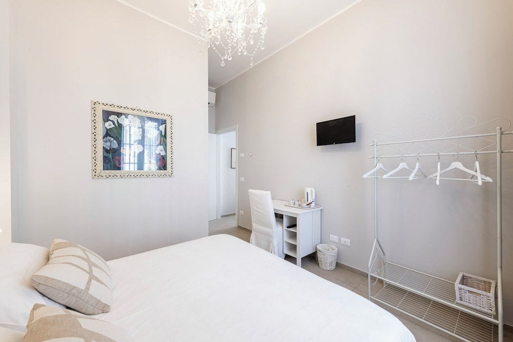 Economy Double Room photo 1