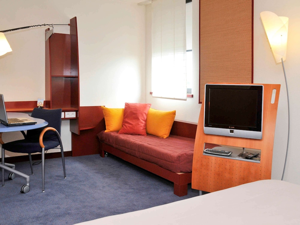 Superior Suite, Multiple Beds - Photo 5