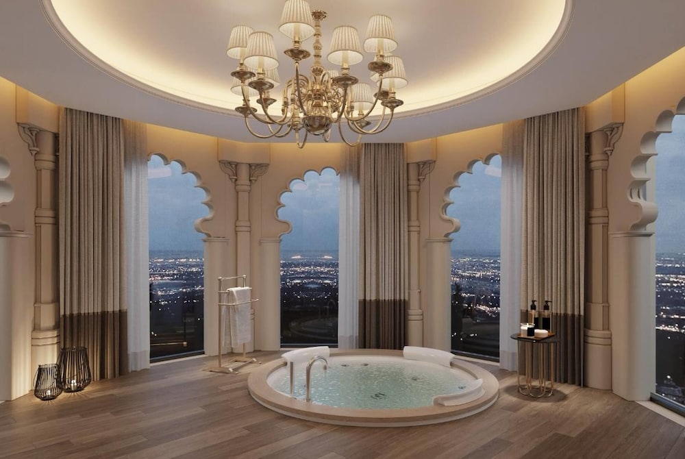 Grand Suite, 1 King Bed (Panoramic)