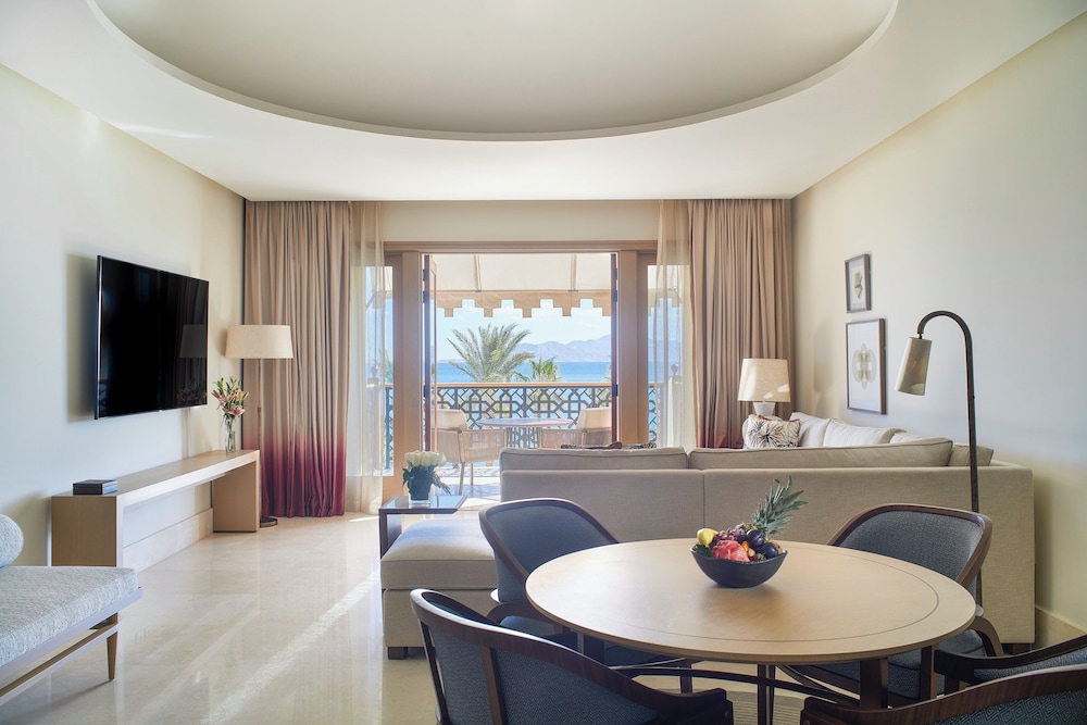 Premier Suite (King) - Photo 6