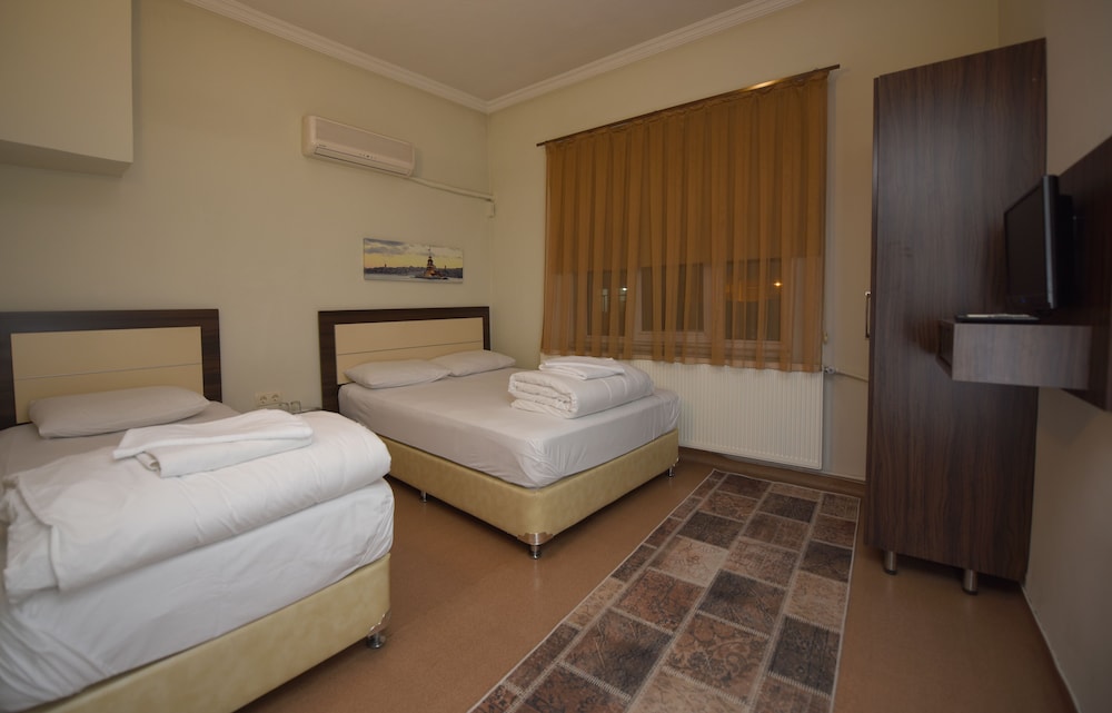 Basic Triple Room photo 1