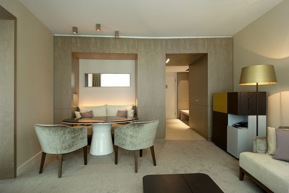 Executive Suite, 1 King Bed - Photo 5