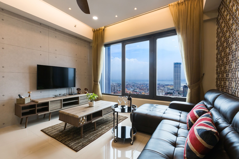 Luxury 2 Bedroom Suite A-31-1