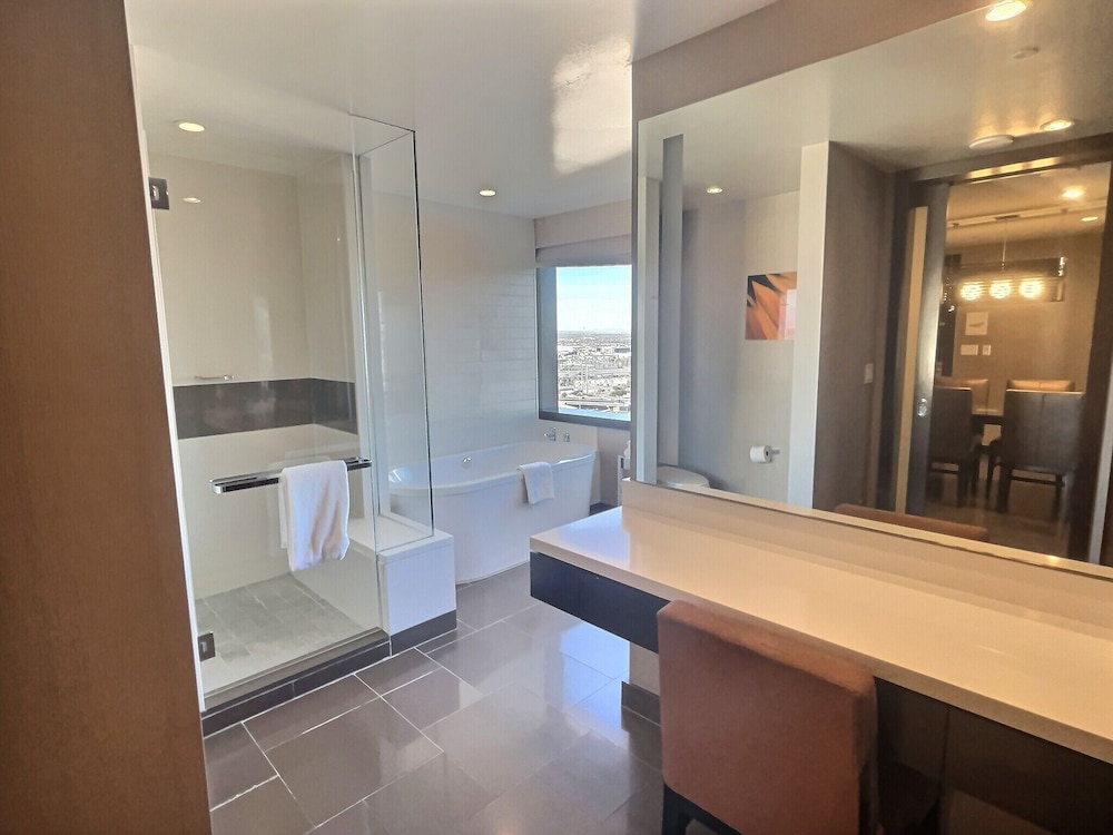 City Corner 1 BR - Photo 25