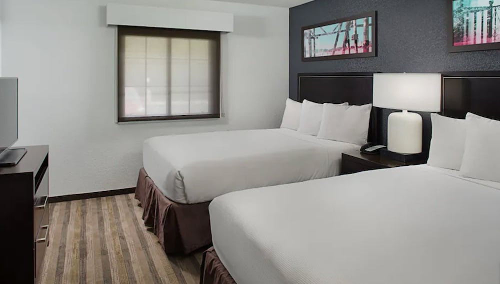 Room, 1 Bedroom, Accessible (1 queenbed & 1 sofabed) - Photo 5