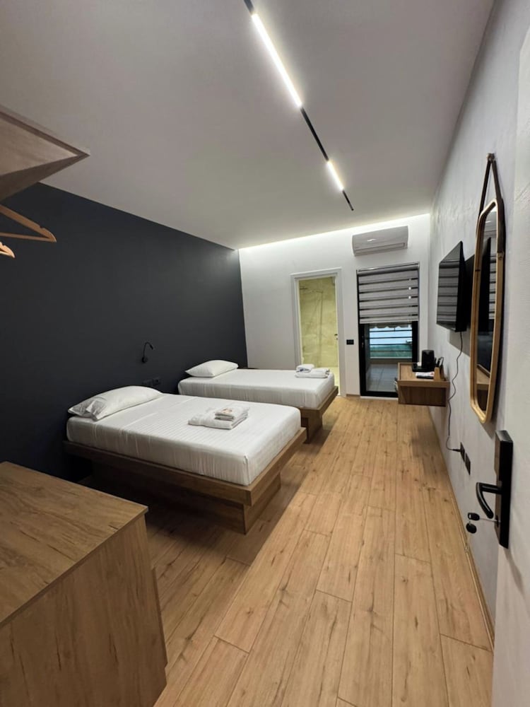 Twin Apartment with Balcony photo 3