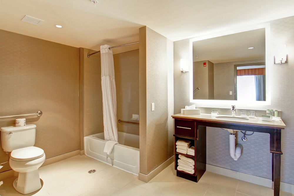 Studio, 1 King Bed, Accessible (Hearing)