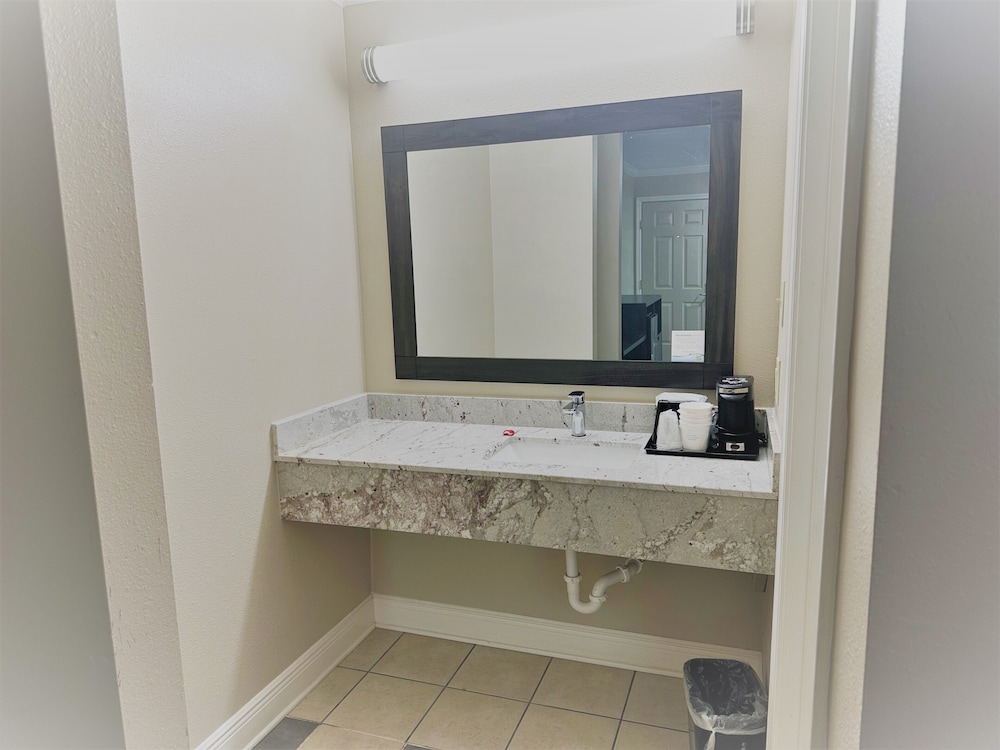 Room, Accessible - Photo 4