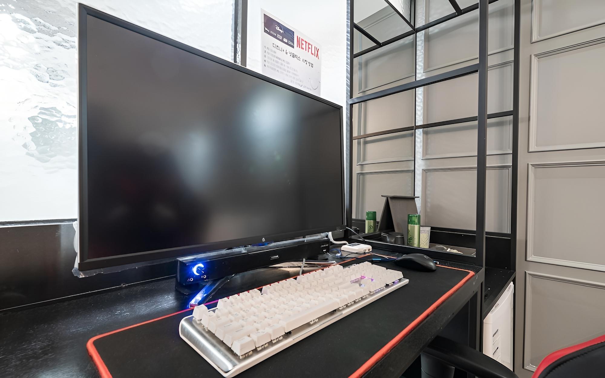 Room (VIP Movie Room (75-inch Cheese Smart )