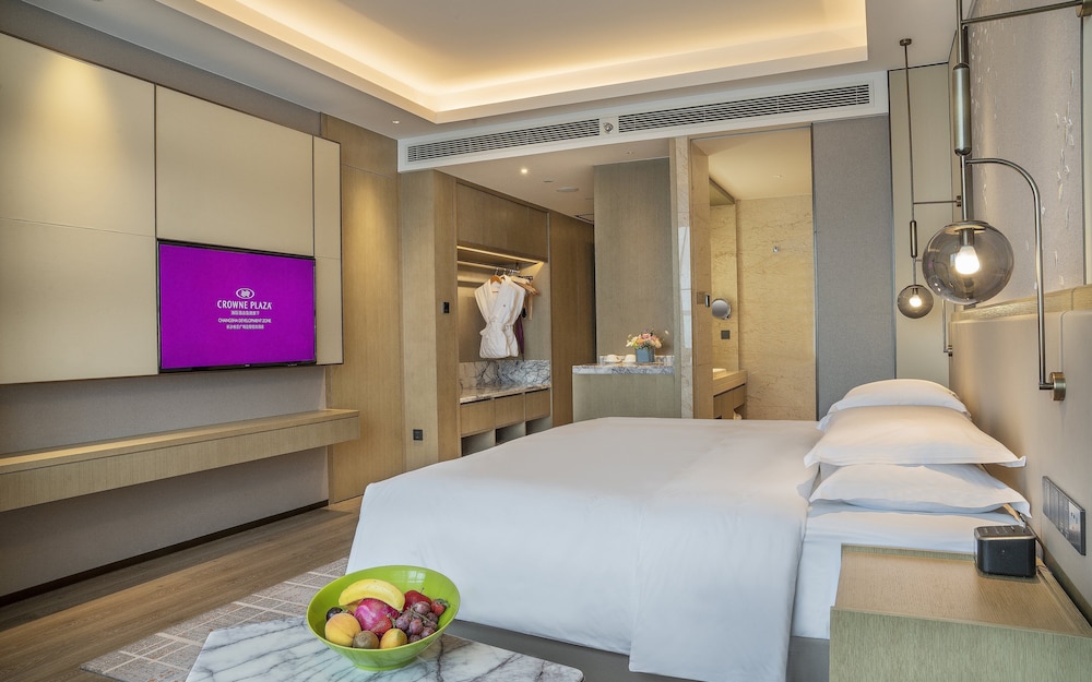 Standard Room, 1 King Bed - Photo 1