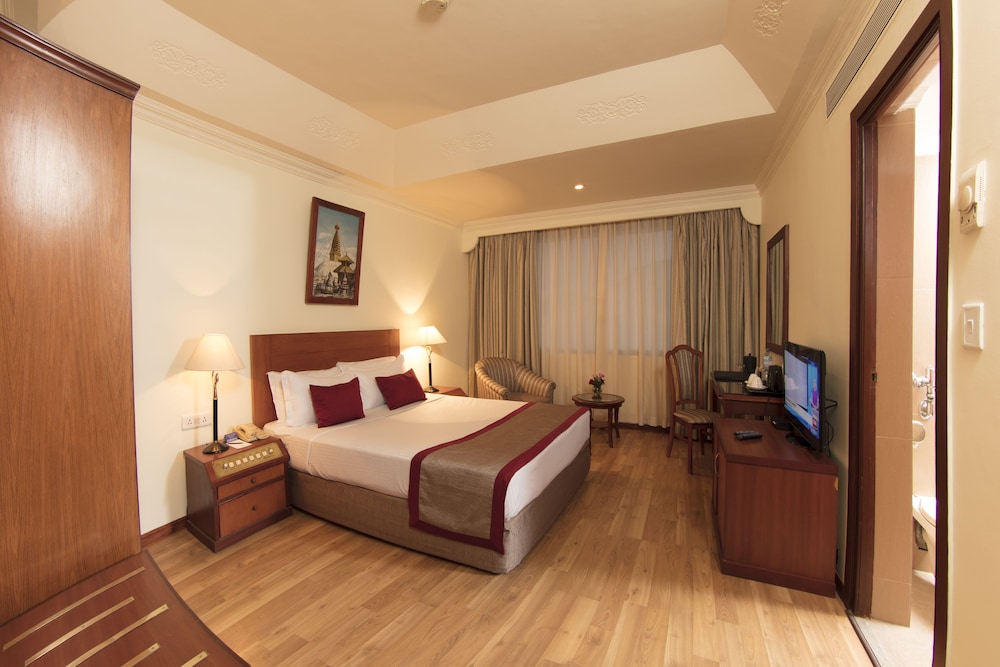 Deluxe Double Room, Smoking, City View photo 2