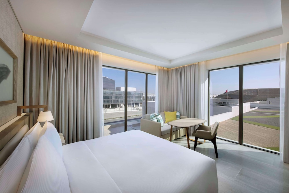 Room, 1 King Bed (Theme Park Access) photo 2