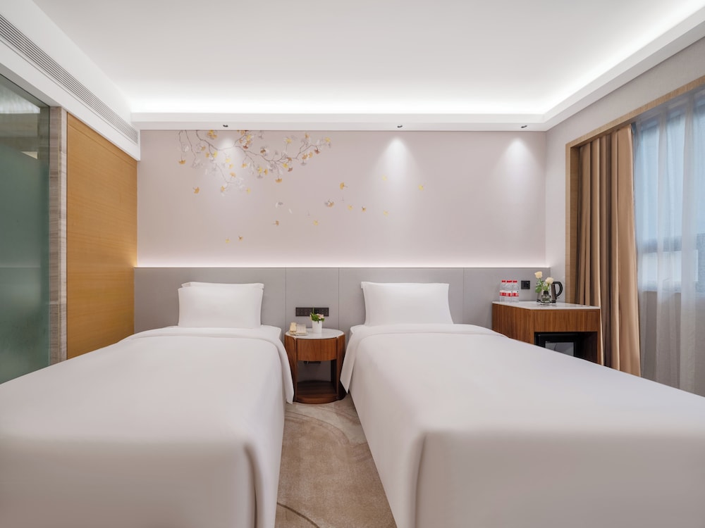 Elegant Twin Room - Photo 2