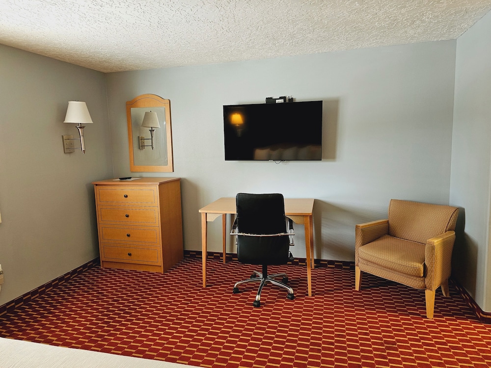 Studio Jacuzzi Suite King Bed photo 2