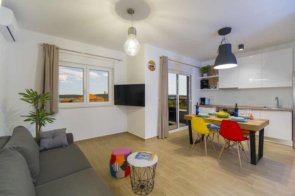 Executive Apartment, Balcony